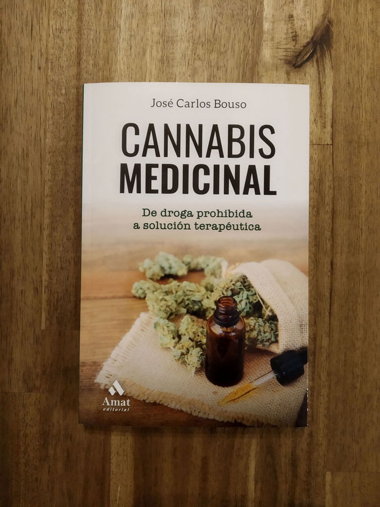 Presentación de libro cannábico en Hash, marihuana and hemp museum 